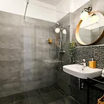 Apartament Marone *