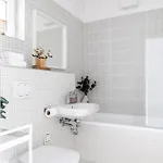 Apartament Marone *